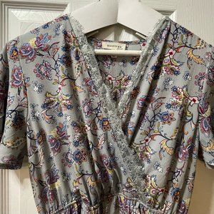 Monteau Los Angeles Women's Gray Floral Lined Maxi Dress Short sleeved